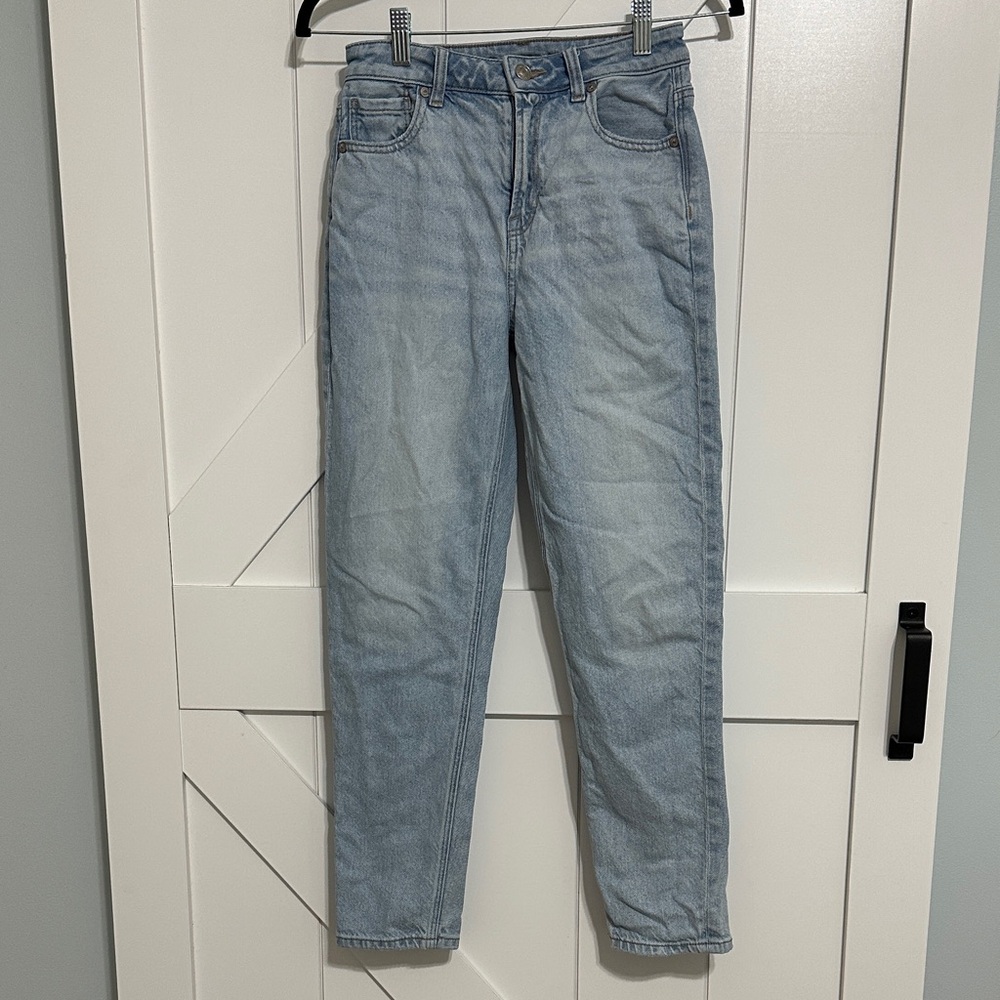 American Eagle Outfitters Light Blue Cropped Jeans